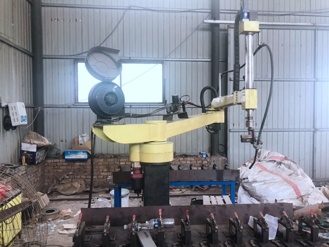 焊接機(jī)器人